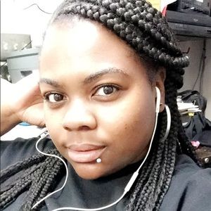 Meet your Posher, Roneka